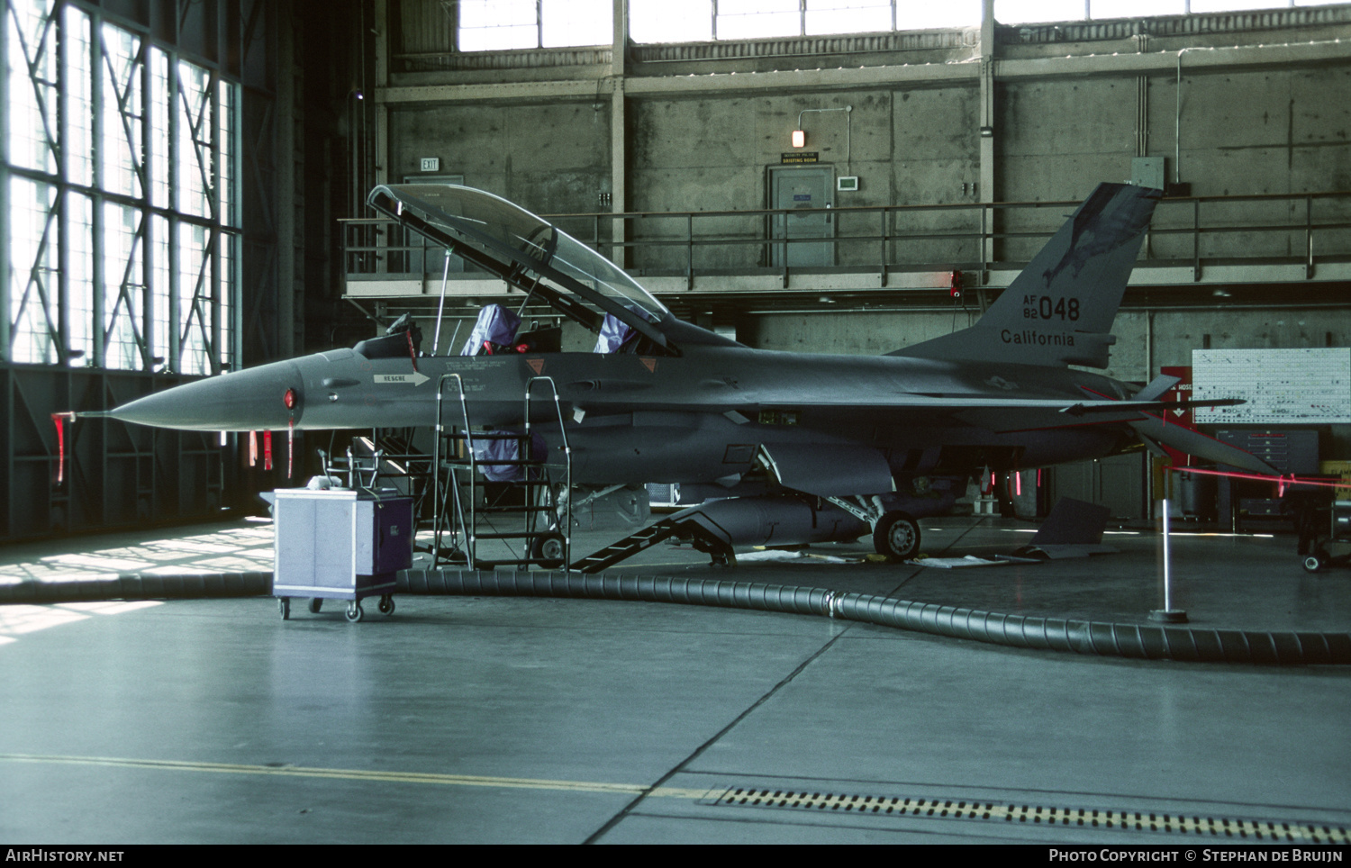 Aircraft Photo of 82-1048 / AF82-048 | General Dynamics F-16B Fighting Falcon | USA - Air Force | AirHistory.net #400904