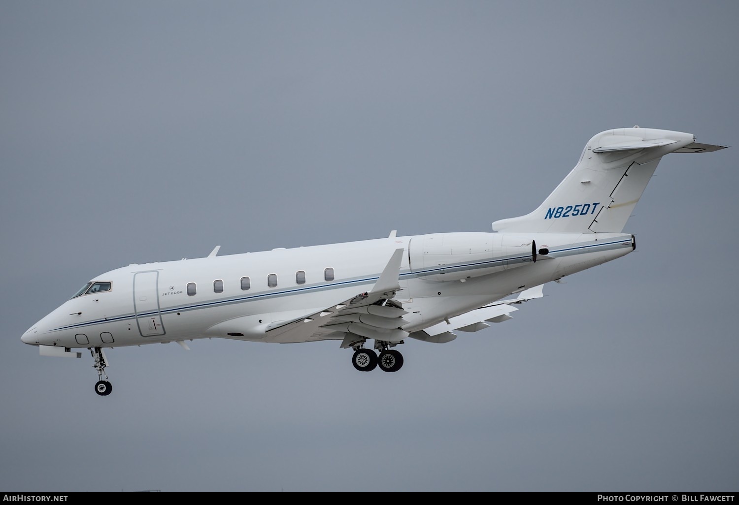 Aircraft Photo of N825DT | Bombardier Challenger 300 (BD-100-1A10) | Jet Edge | AirHistory.net #400989