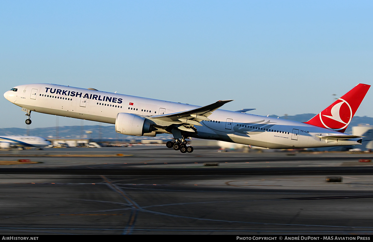 Aircraft Photo of TC-LJD | Boeing 777-3F2/ER | Turkish Airlines | AirHistory.net #400997