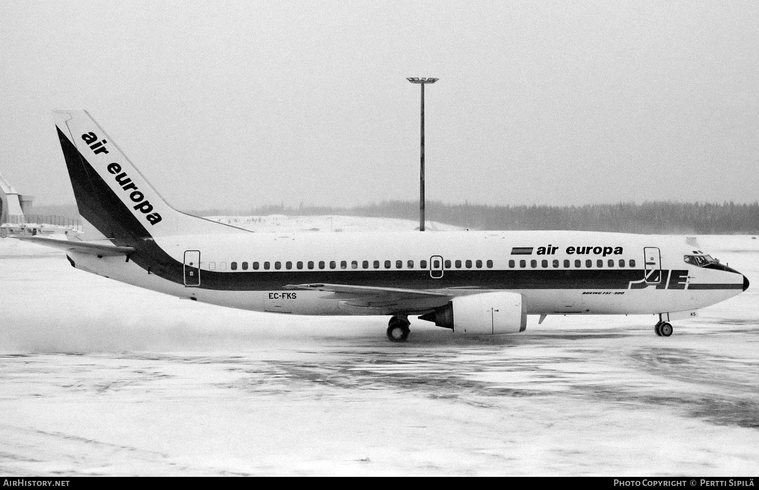 Aircraft Photo of EC-FKS | Boeing 737-3L9 | Air Europa | AirHistory.net #401032