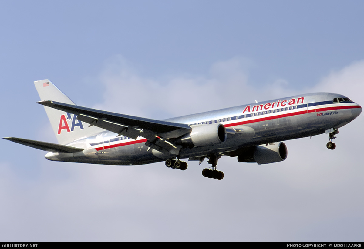 Aircraft Photo of N321AA | Boeing 767-223(ER) | American Airlines | AirHistory.net #401034