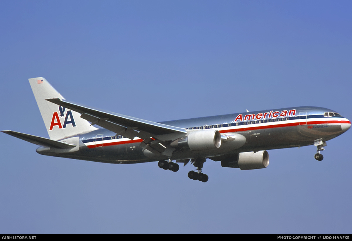 Aircraft Photo of N328AA | Boeing 767-223/ER | American Airlines | AirHistory.net #401041