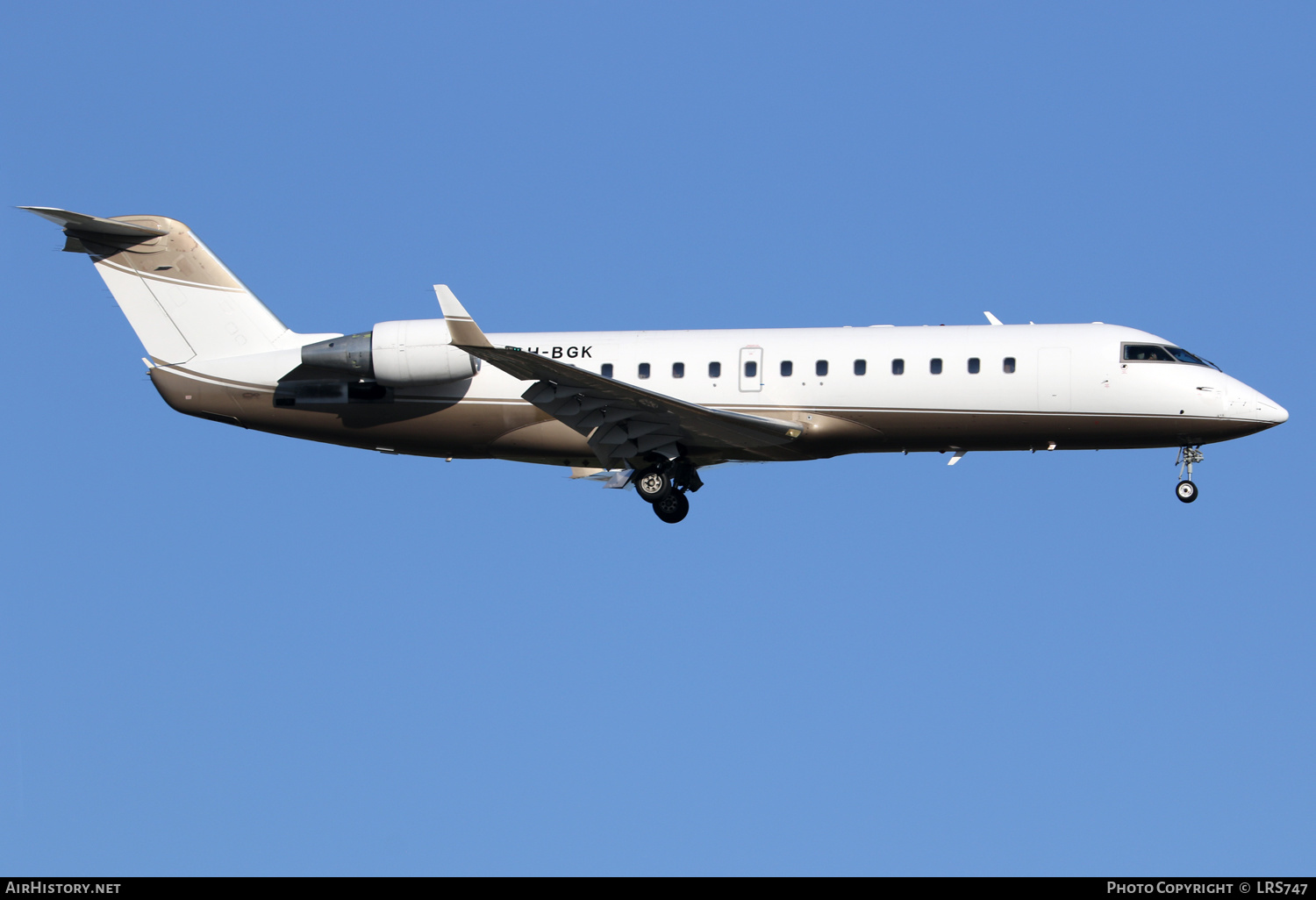 Aircraft Photo of 9H-BGK | Bombardier Challenger 850 (CRJ-200SE/CL-600-2B19) | AirHistory.net #401085