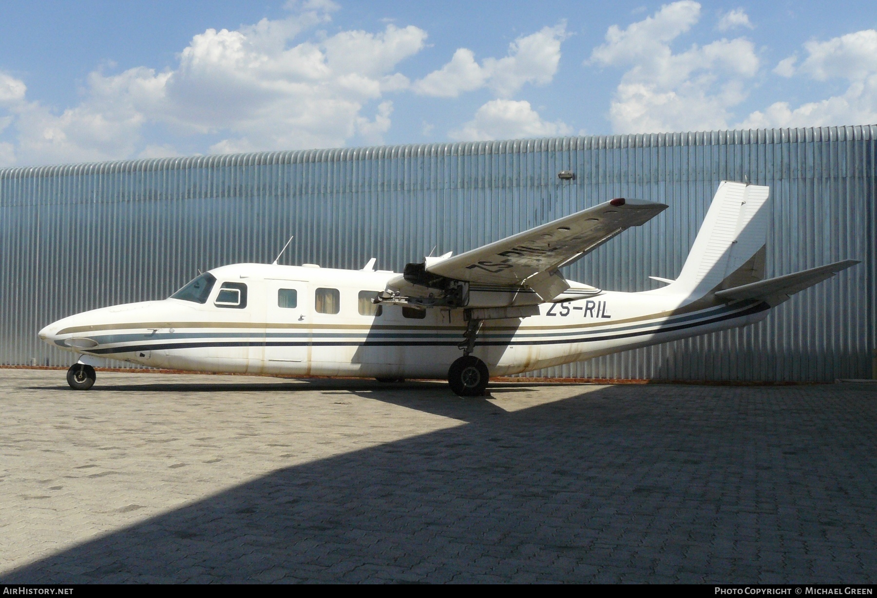 Aircraft Photo of ZS-RIL | Aero Commander 680FL Grand Commander | AirHistory.net #401117