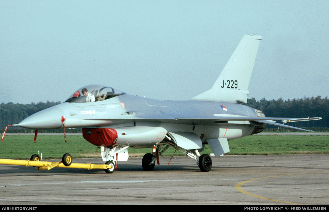 Aircraft Photo of J-229 | General Dynamics F-16A Fighting Falcon | Netherlands - Air Force | AirHistory.net #401135