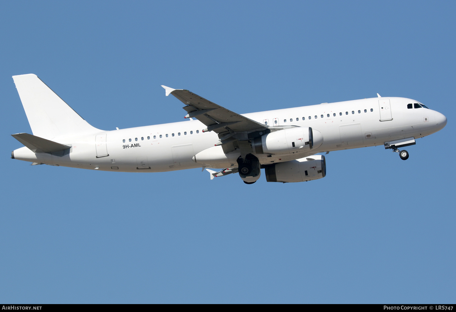 Aircraft Photo of 9H-AML | Airbus A320-232 | AirHistory.net #401245