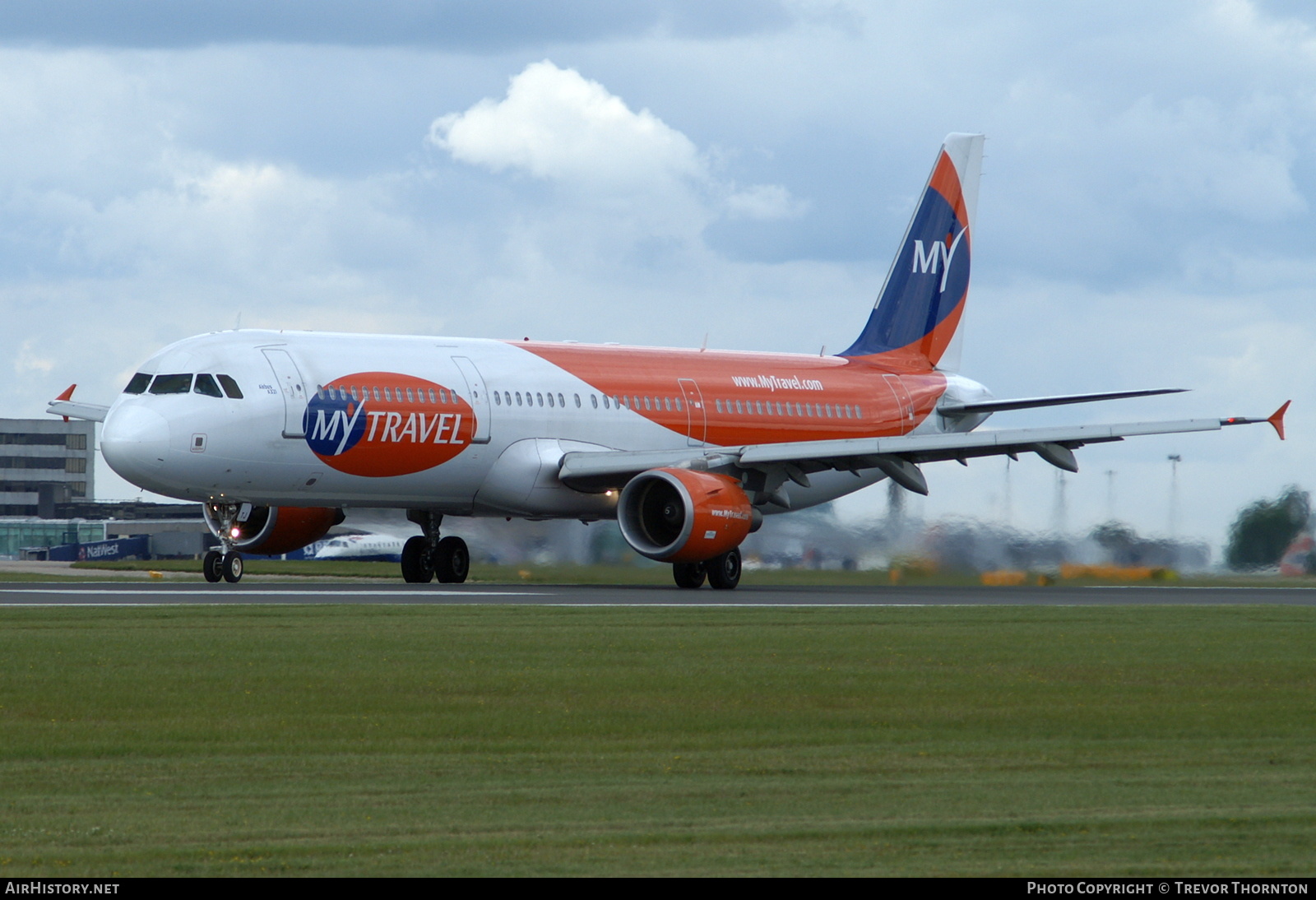 Aircraft Photo of G-SMTJ | Airbus A321-211 | MyTravel Airways | AirHistory.net #401279