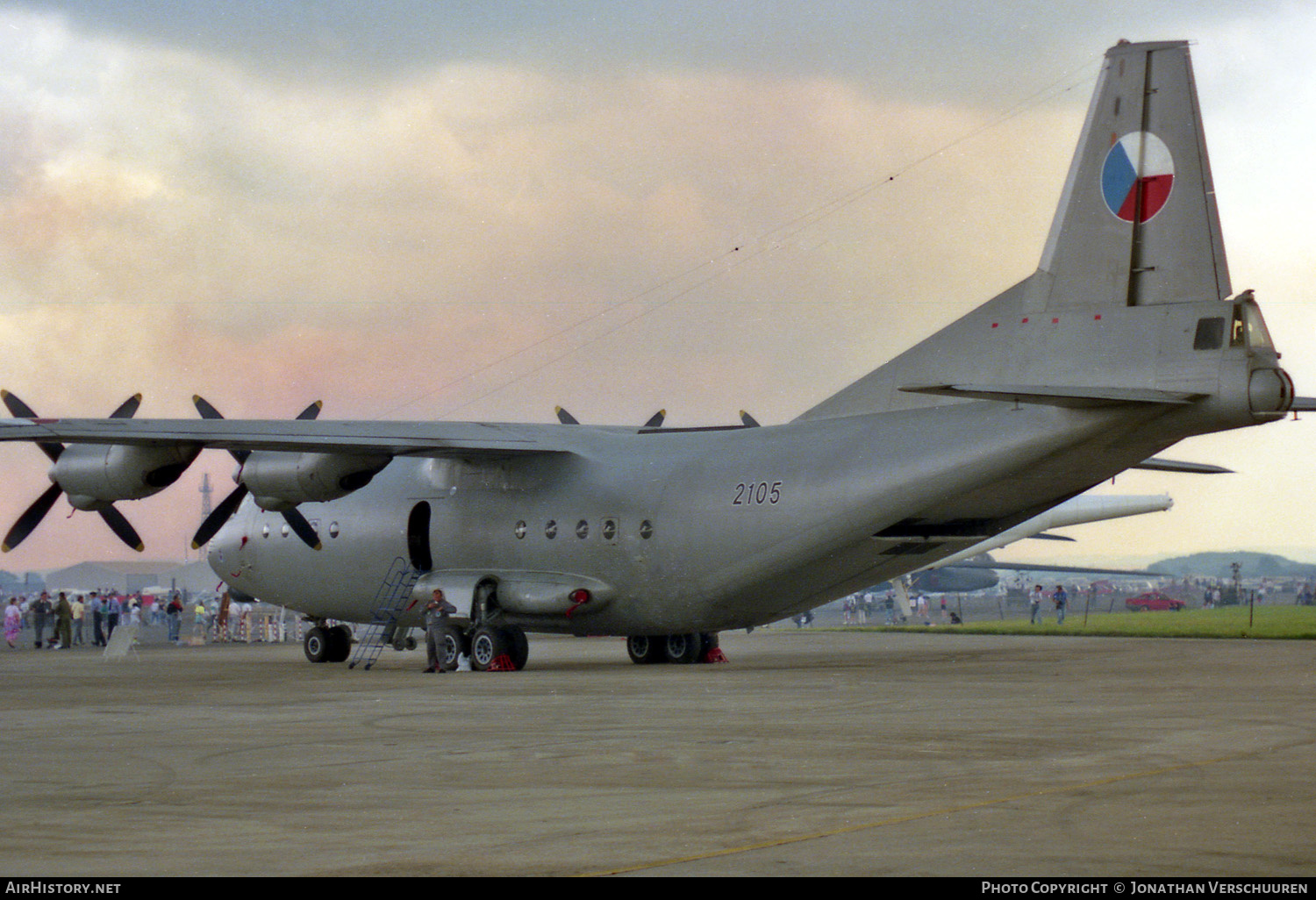 Aircraft Photo of 2105 | Antonov An-12BP | Czechoslovakia - Air Force | AirHistory.net #401312
