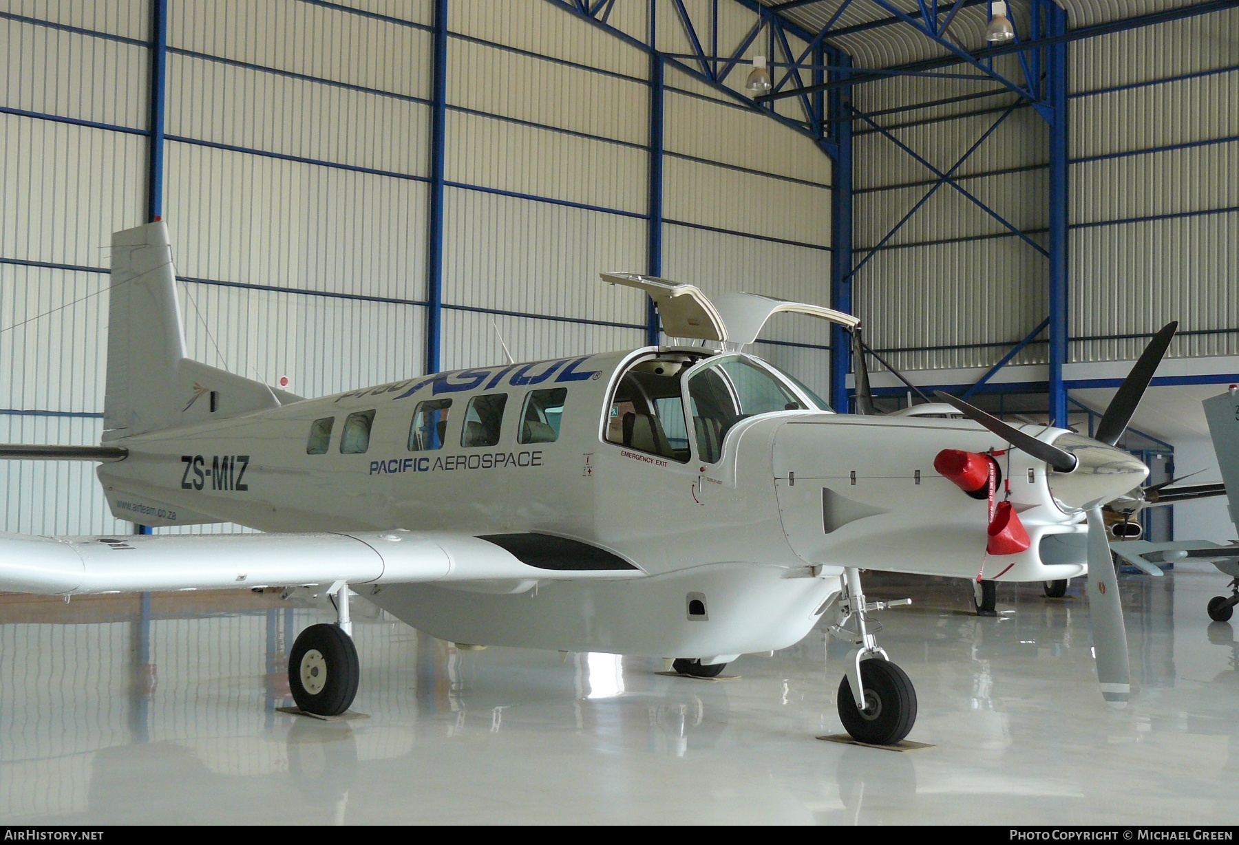 Aircraft Photo of ZS-MIZ | Pacific Aerospace P-750XSTOL (750XL) | AirHistory.net #401317