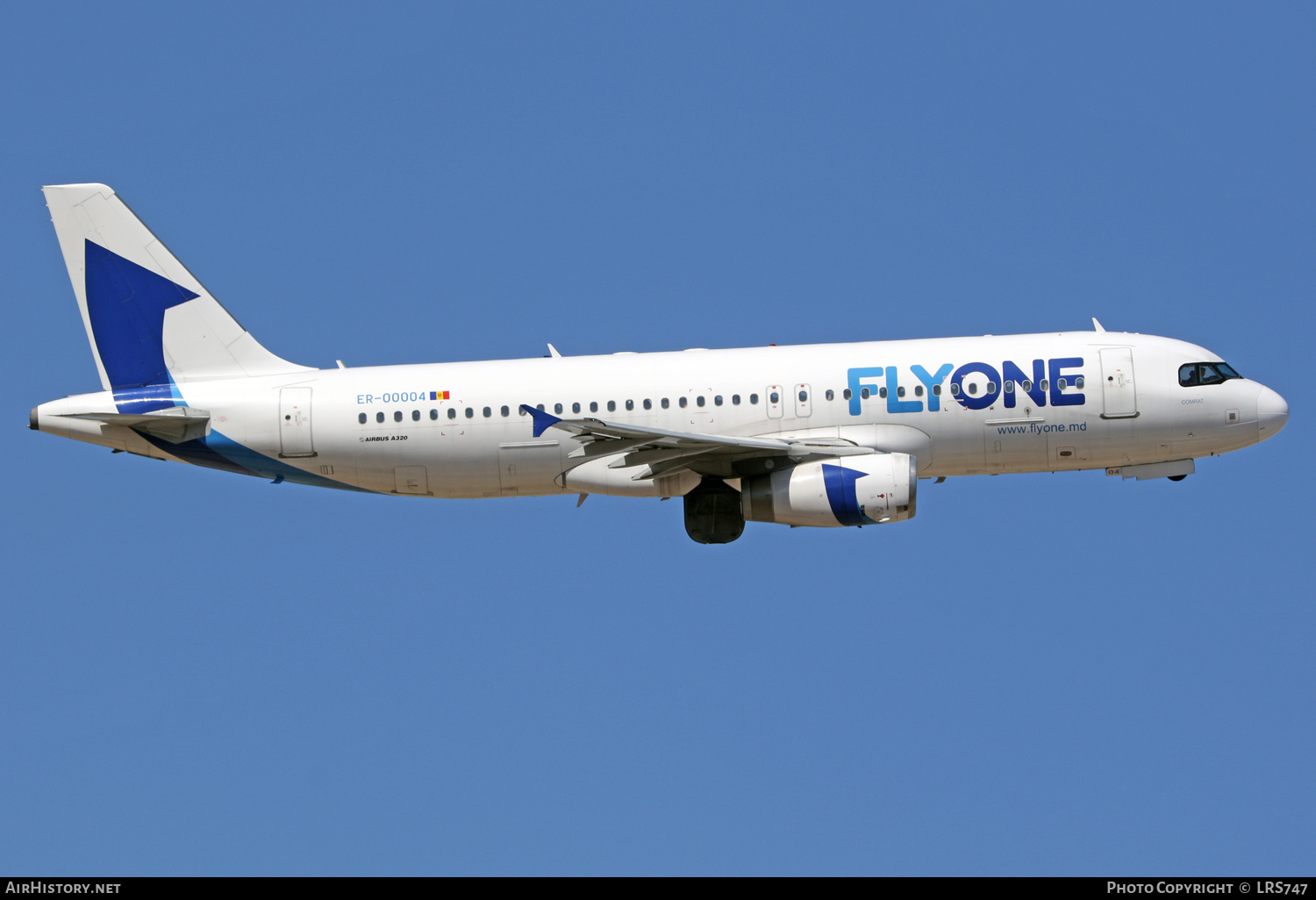 Aircraft Photo of ER-00004 | Airbus A320-232 | FlyOne | AirHistory.net #401372