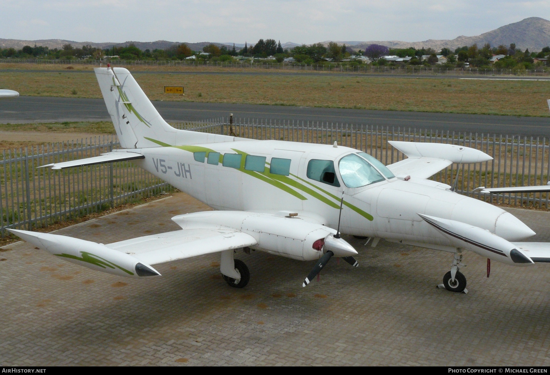 Aircraft Photo of V5-JIH | Cessna 402B | AirHistory.net #401400