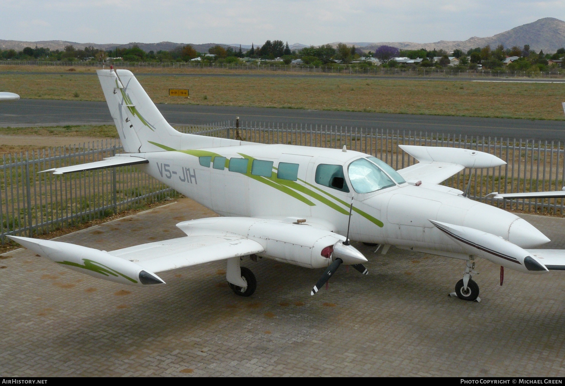 Aircraft Photo of V5-JIH | Cessna 402B | AirHistory.net #401400