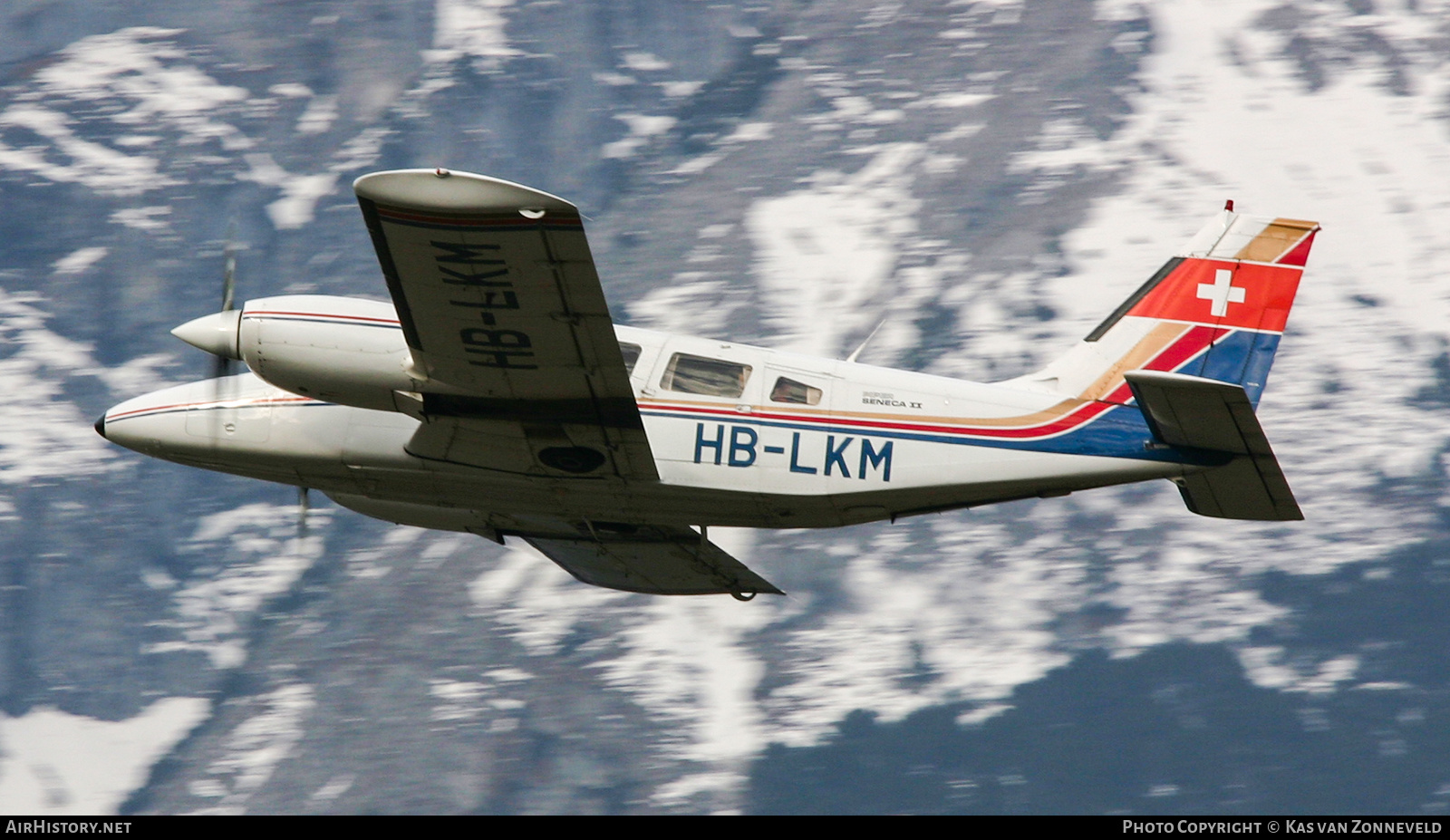 Aircraft Photo of HB-LKM | Piper PA-34-200T Seneca II | AirHistory.net #401562