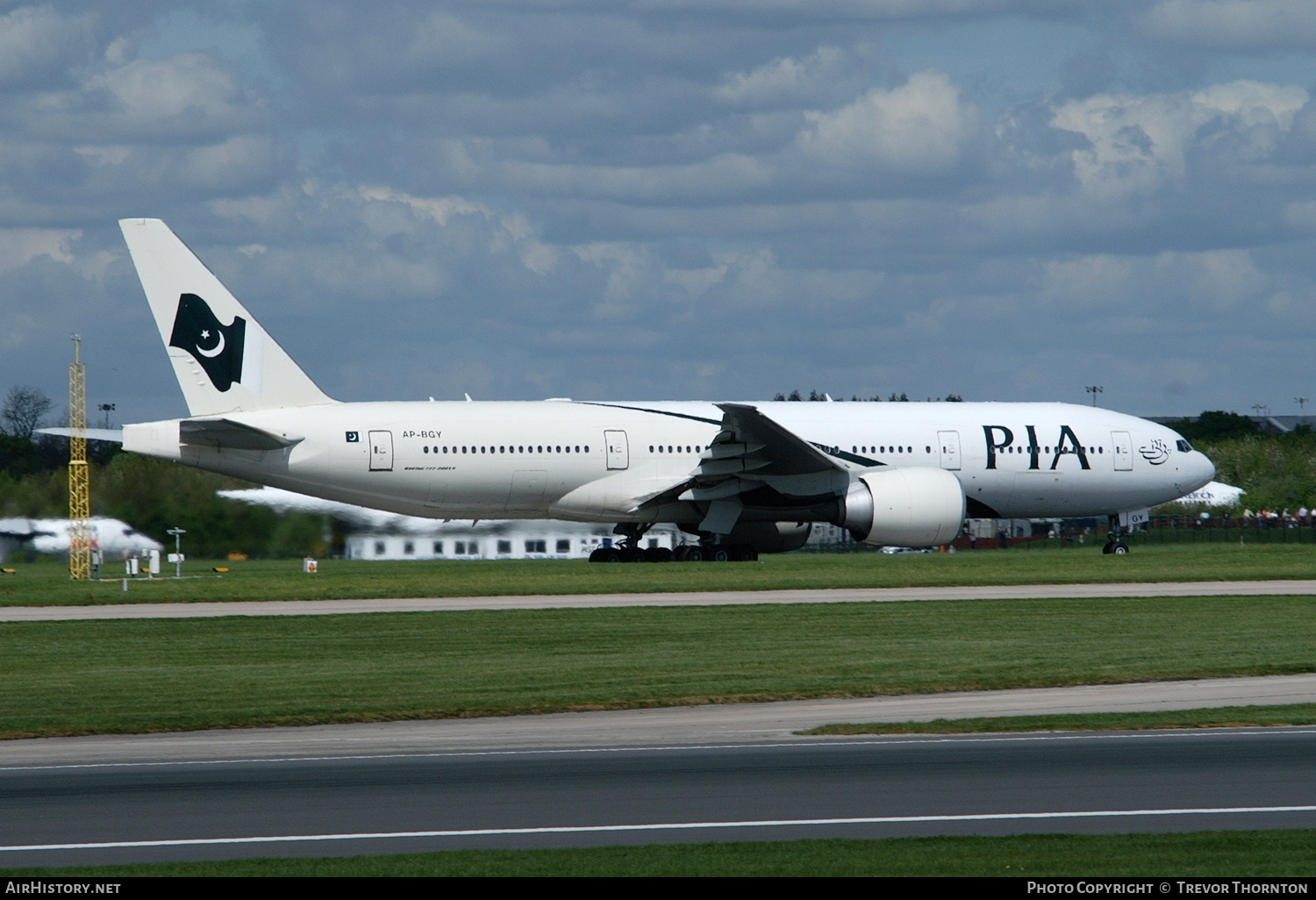 Aircraft Photo of AP-BGY | Boeing 777-240/LR | Pakistan International Airlines - PIA | AirHistory.net #401596