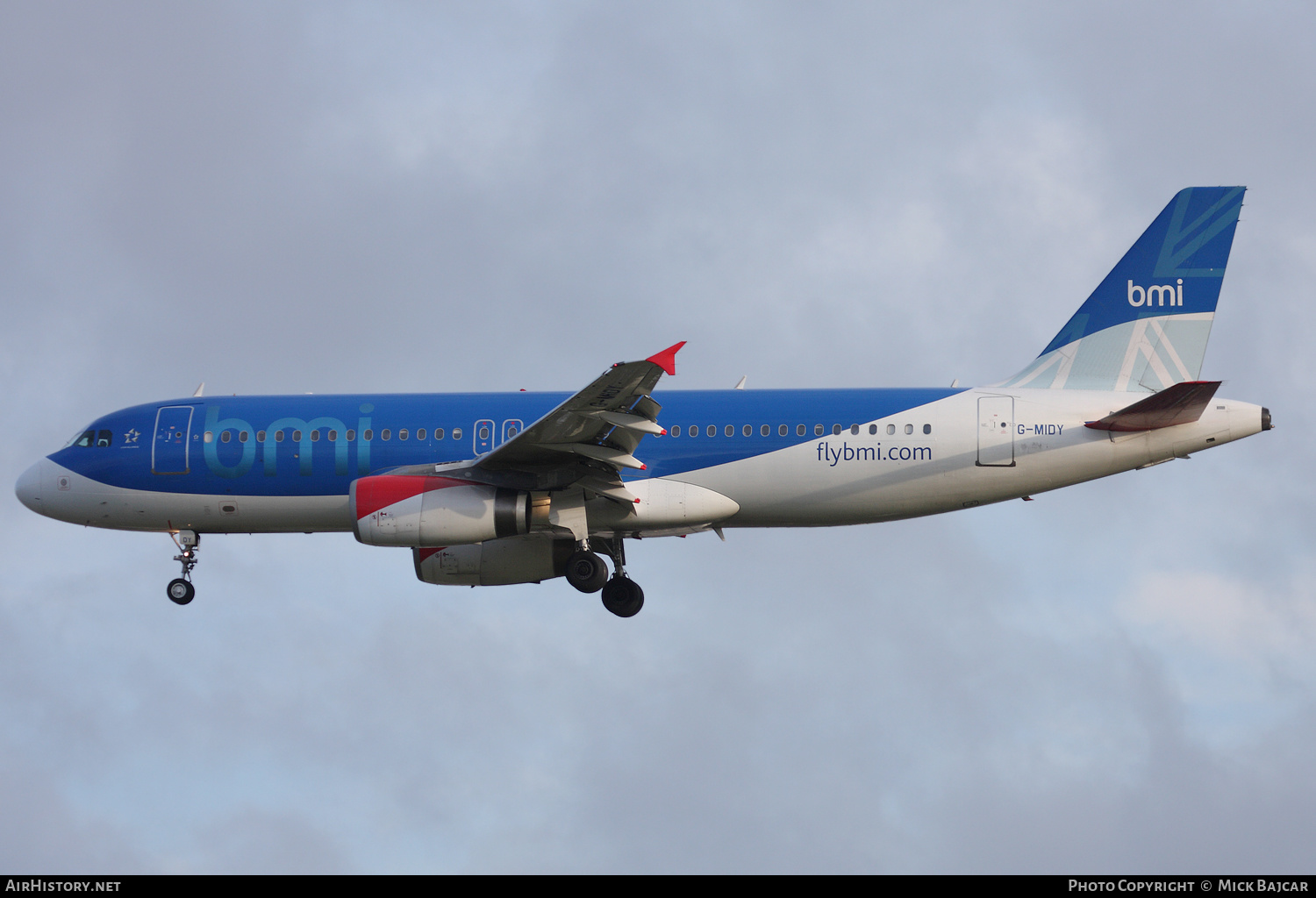 Aircraft Photo of G-MIDY | Airbus A320-232 | BMI - British Midland International | AirHistory.net #401648