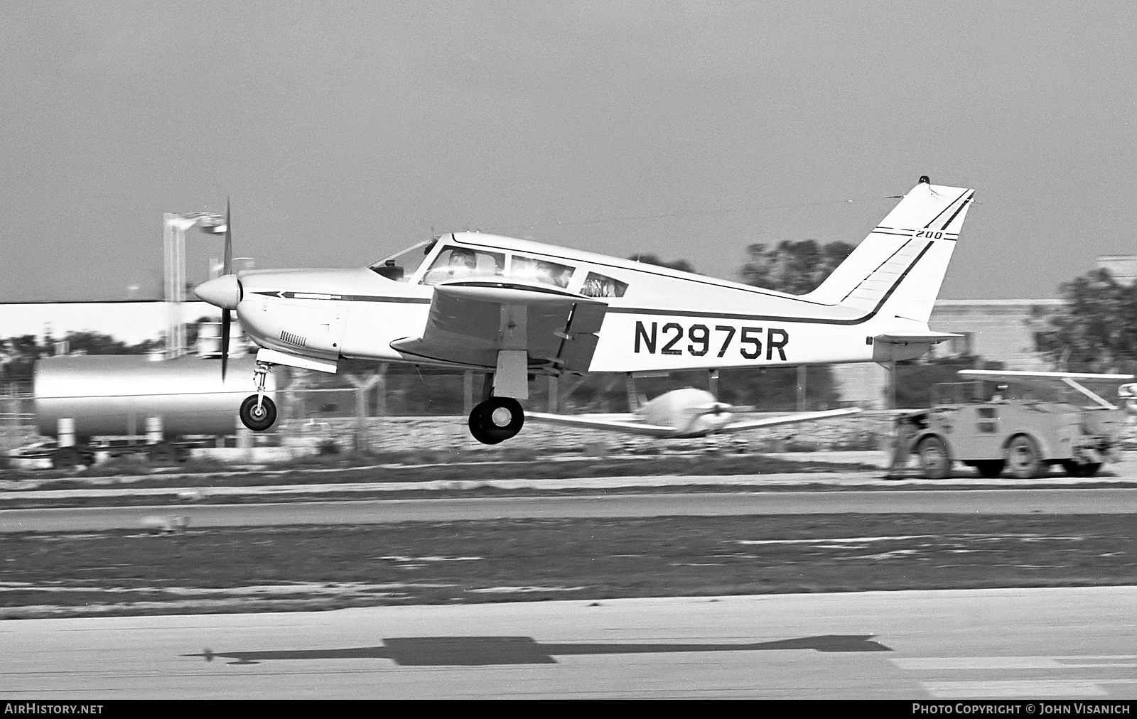 Aircraft Photo of N2975R | Piper PA-28R-200 Cherokee Arrow | AirHistory.net #401691