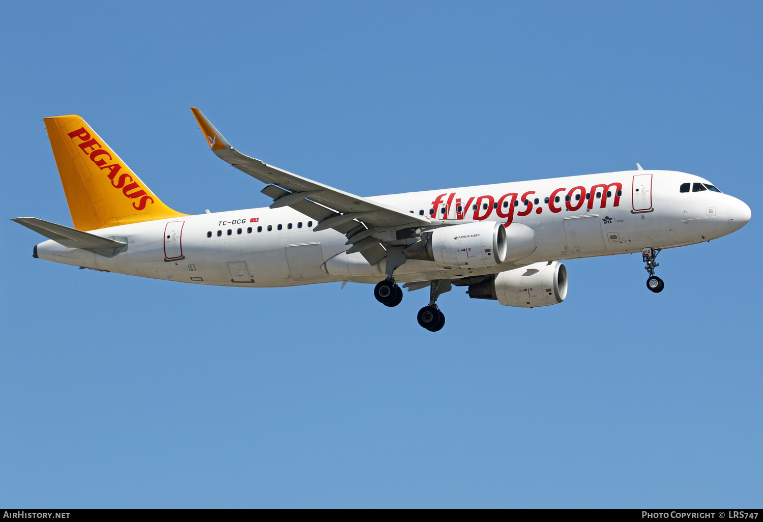 Aircraft Photo of TC-DCG | Airbus A320-214 | Pegasus Airlines | AirHistory.net #401722