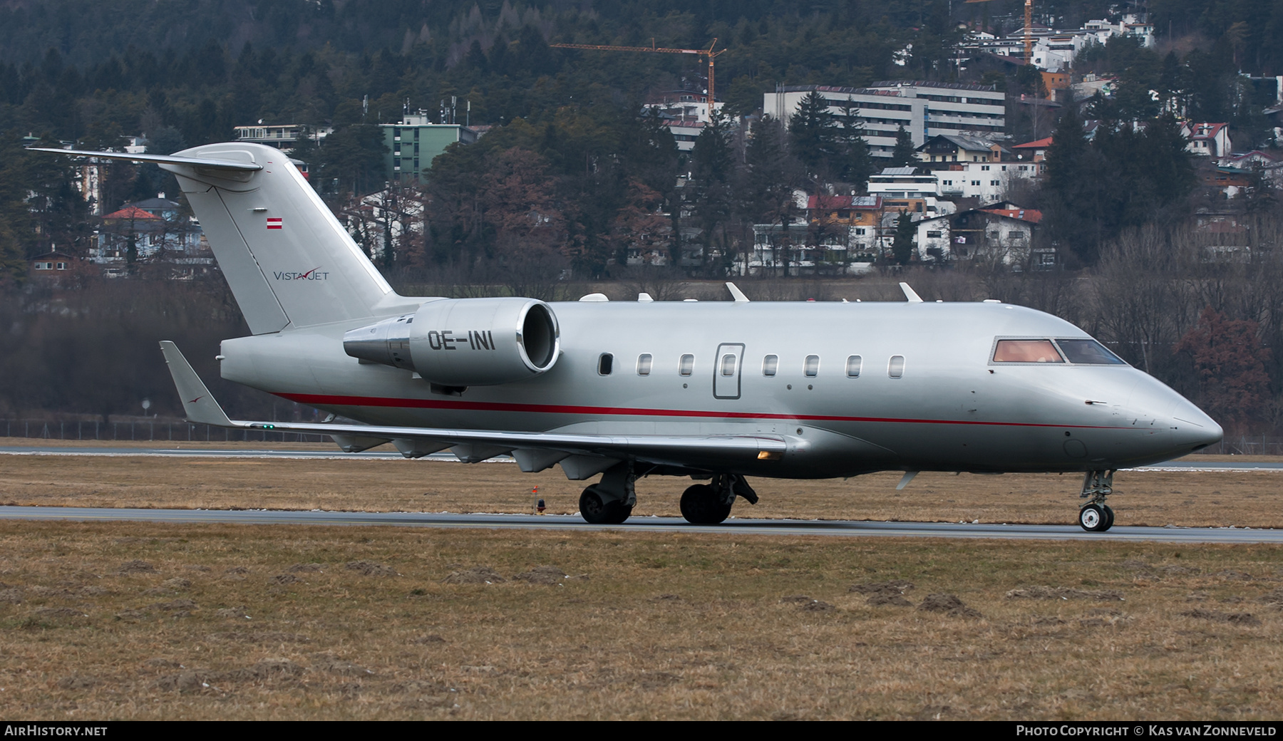 Aircraft Photo of OE-INI | Bombardier Challenger 604 (CL-600-2B16) | VistaJet | AirHistory.net #401729