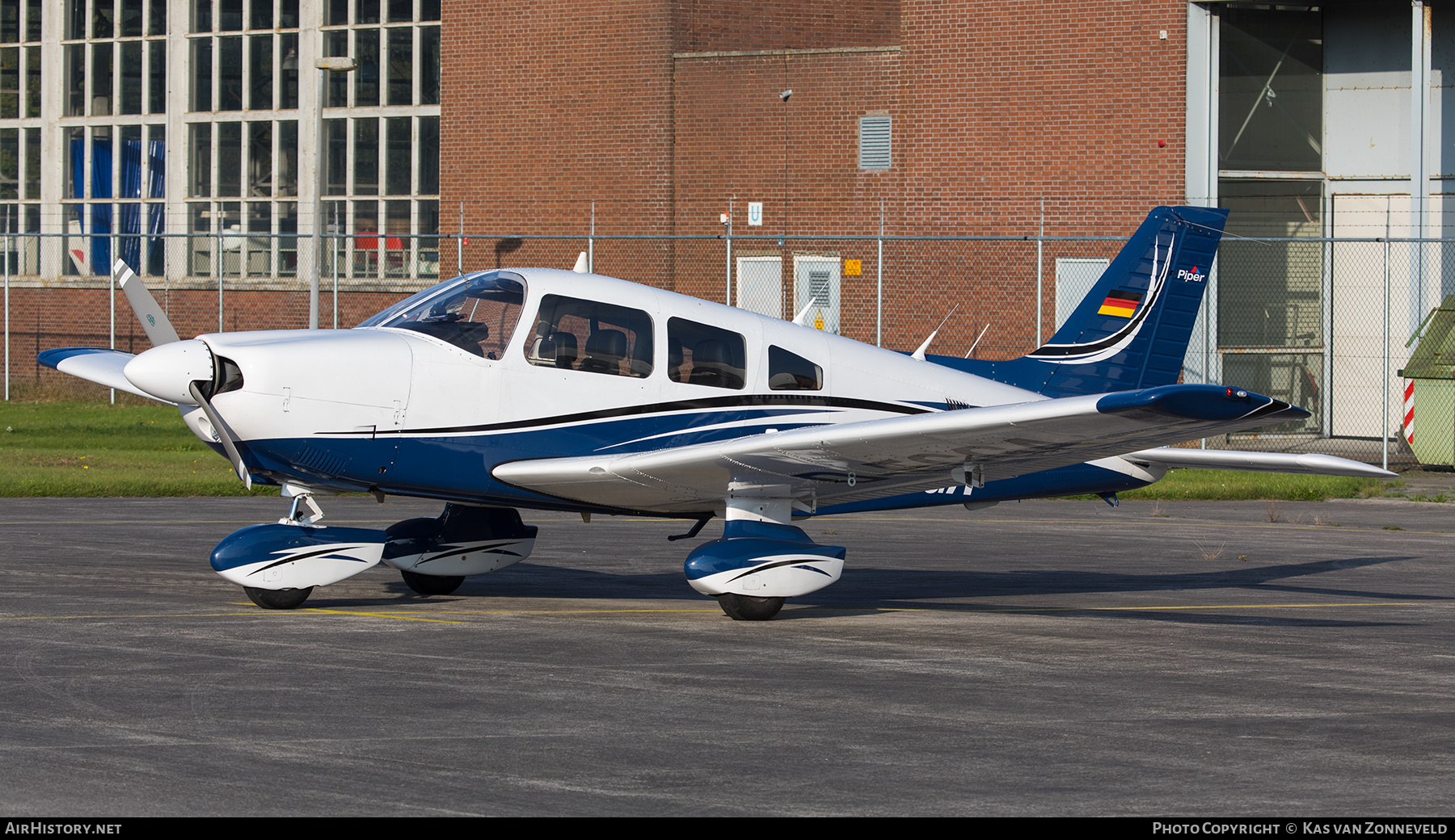 Aircraft Photo of D-ECGA | Piper PA-28-181 Archer II | AirHistory.net #401747