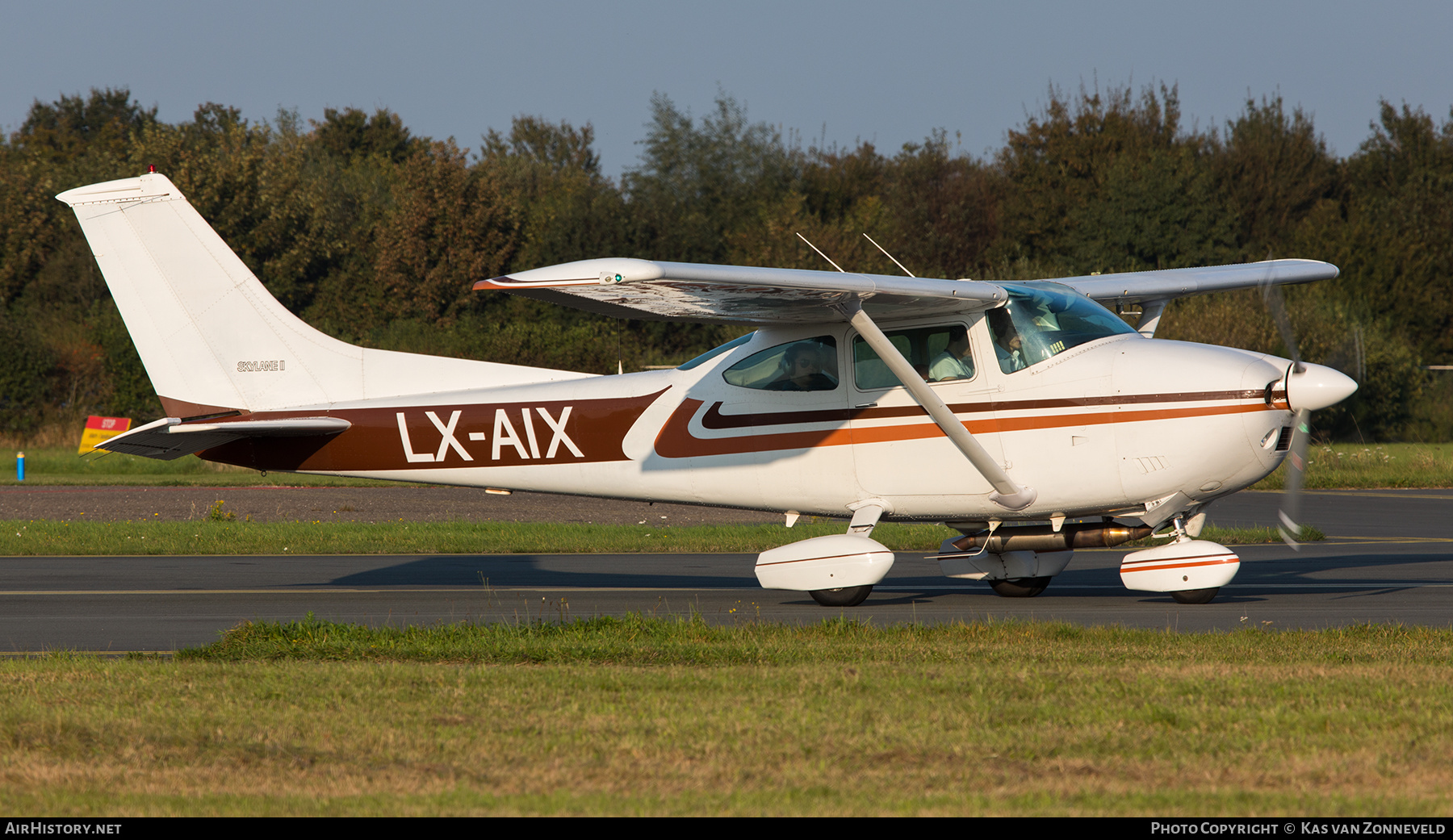 Aircraft Photo of LX-AIX | Cessna 182Q Skylane II | AirHistory.net #401748