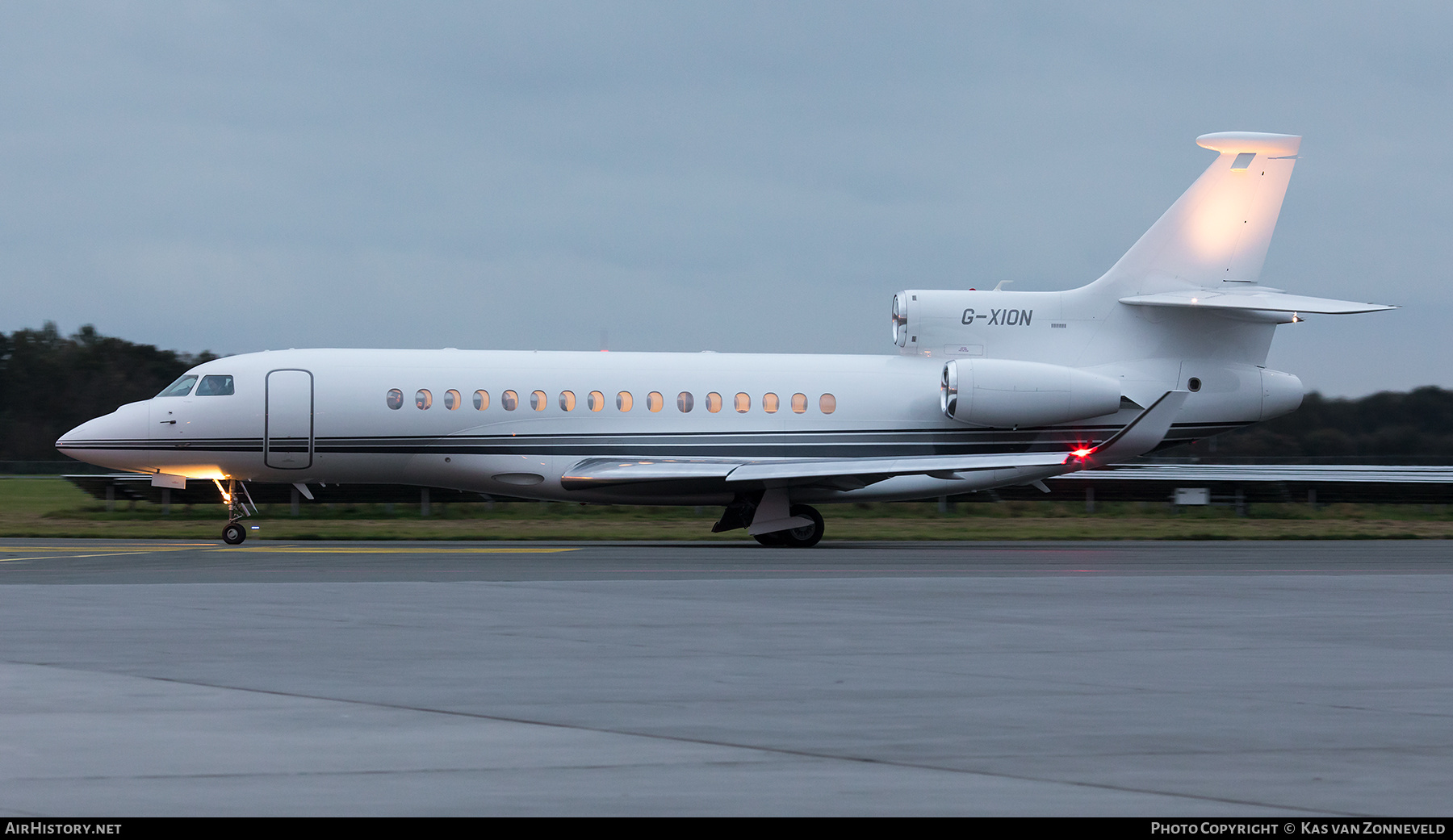 Aircraft Photo of G-XION | Dassault Falcon 8X | AirHistory.net #401784