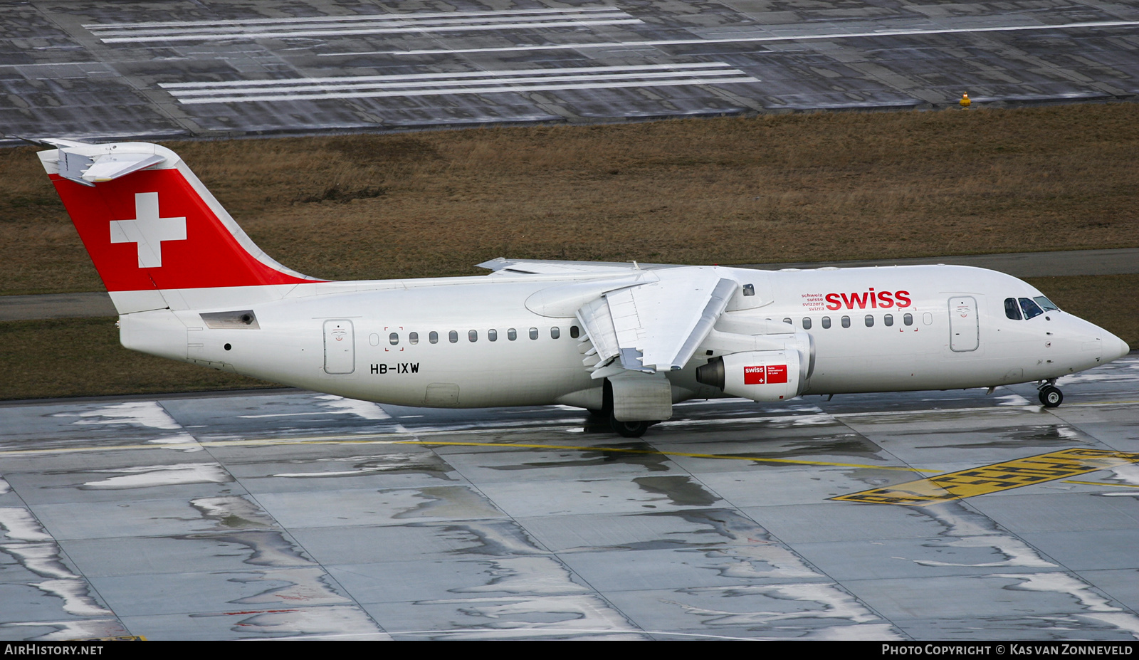 Aircraft Photo of HB-IXW | British Aerospace Avro 146-RJ100 | Swiss International Air Lines | AirHistory.net #401855