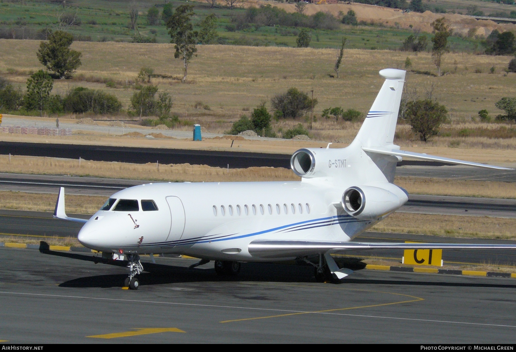 Aircraft Photo of G-STMT | Dassault Falcon 7X | AirHistory.net #401859