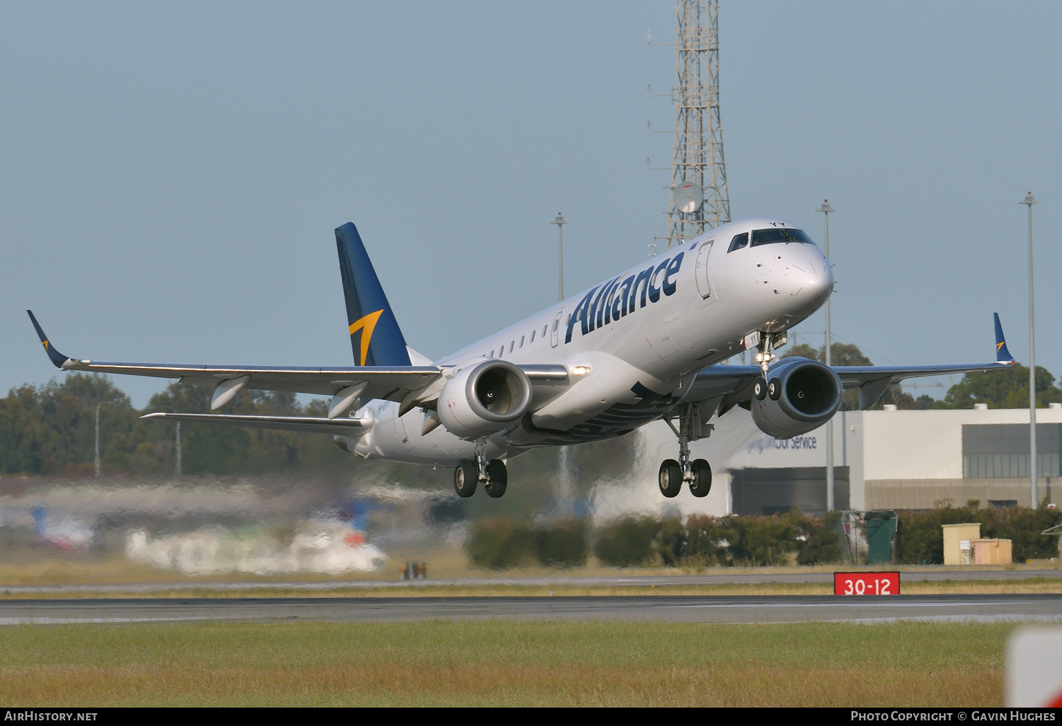 Aircraft Photo of VH-UYY | Embraer 190AR (ERJ-190-100IGW) | Alliance Airlines | AirHistory.net #401883