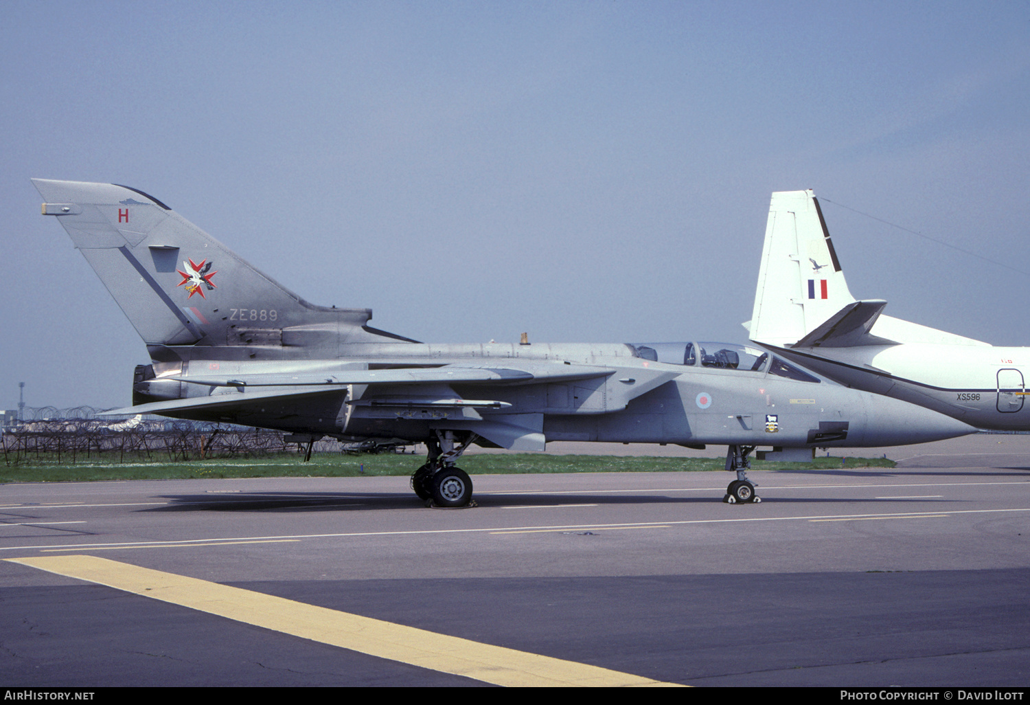 Aircraft Photo of ZE889 | Panavia Tornado F3 | UK - Air Force | AirHistory.net #401906