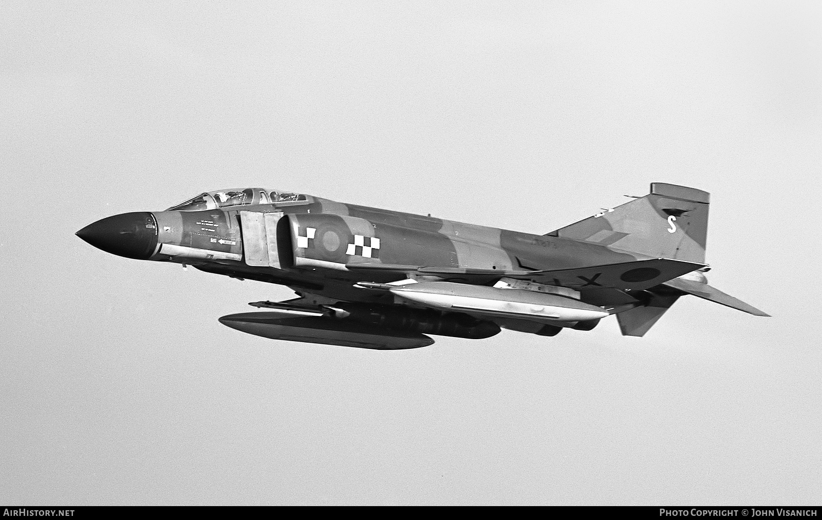 Aircraft Photo of XT873 | McDonnell Douglas F-4K Phantom FG1 | UK - Air Force | AirHistory.net #402009