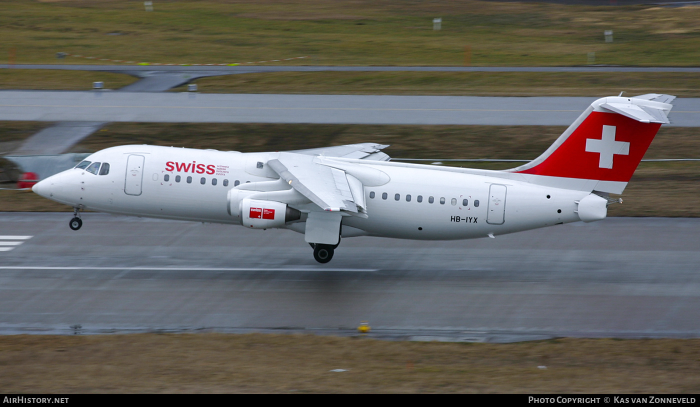 Aircraft Photo of HB-IYX | British Aerospace Avro 146-RJ100 | Swiss International Air Lines | AirHistory.net #402078