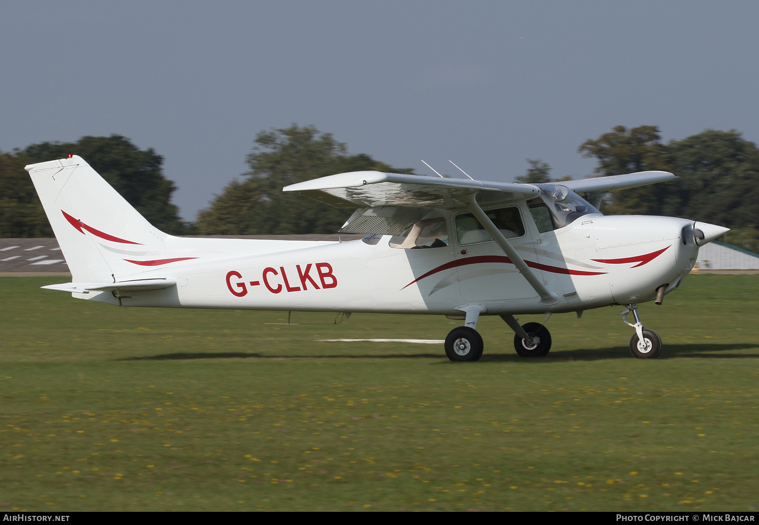 Aircraft Photo of G-CLKB | Cessna 172N Skyhawk | AirHistory.net #402086