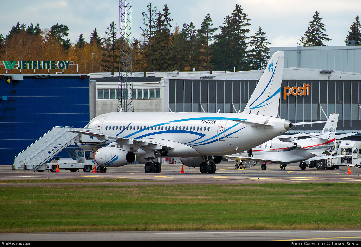 Aircraft Photo of RA-89054 | Sukhoi SSJ-100-95B-LR Superjet 100 (RRJ-95B) | Gazpromavia | AirHistory.net #402204