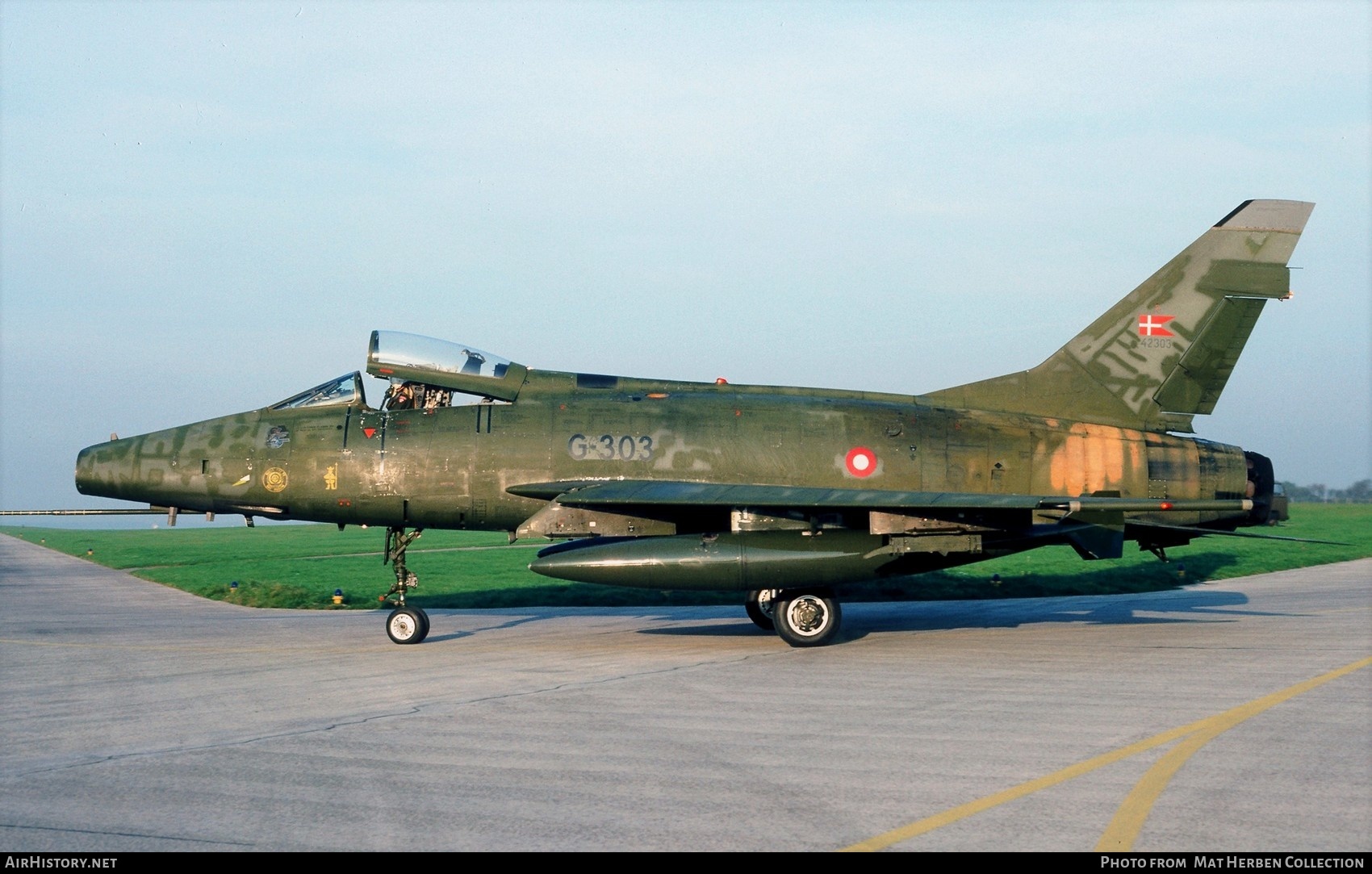 Aircraft Photo of G-303 / 42303 | North American F-100D Super Sabre | Denmark - Air Force | AirHistory.net #402300