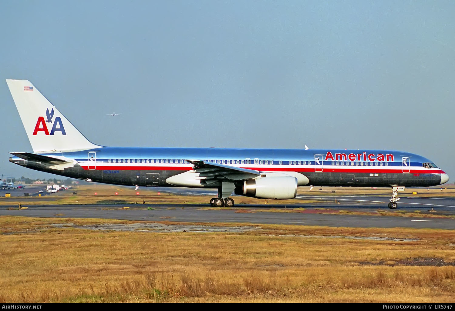 Aircraft Photo of N694AN | Boeing 757-223 | American Airlines | AirHistory.net #402337