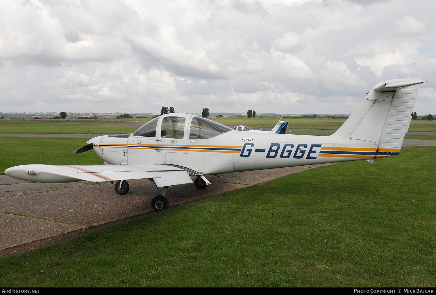 Aircraft Photo of G-BGGE | Piper PA-38-112 Tomahawk | AirHistory.net #402340