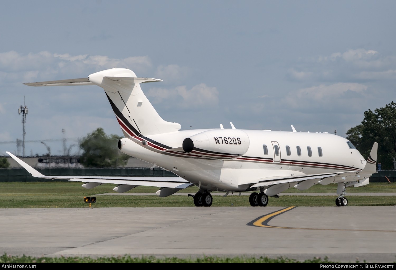 Aircraft Photo of N762QS | Bombardier Challenger 350 (BD-100-1A10) | AirHistory.net #402481