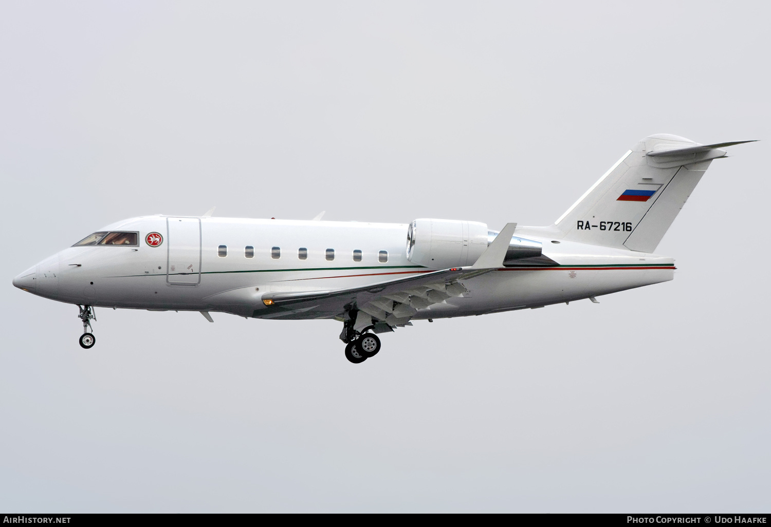 Aircraft Photo of RA-67216 | Bombardier Challenger 604 (CL-600-2B16) | AirHistory.net #402640