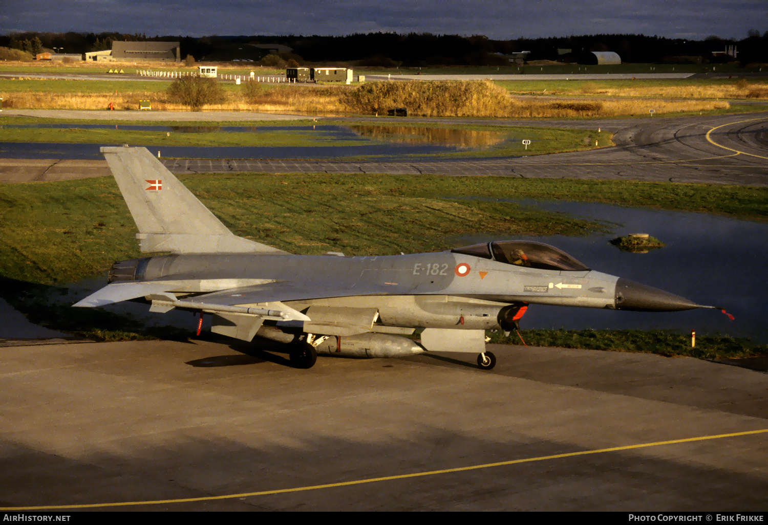 Aircraft Photo of E-182 | General Dynamics F-16A Fighting Falcon | Denmark - Air Force | AirHistory.net #402686