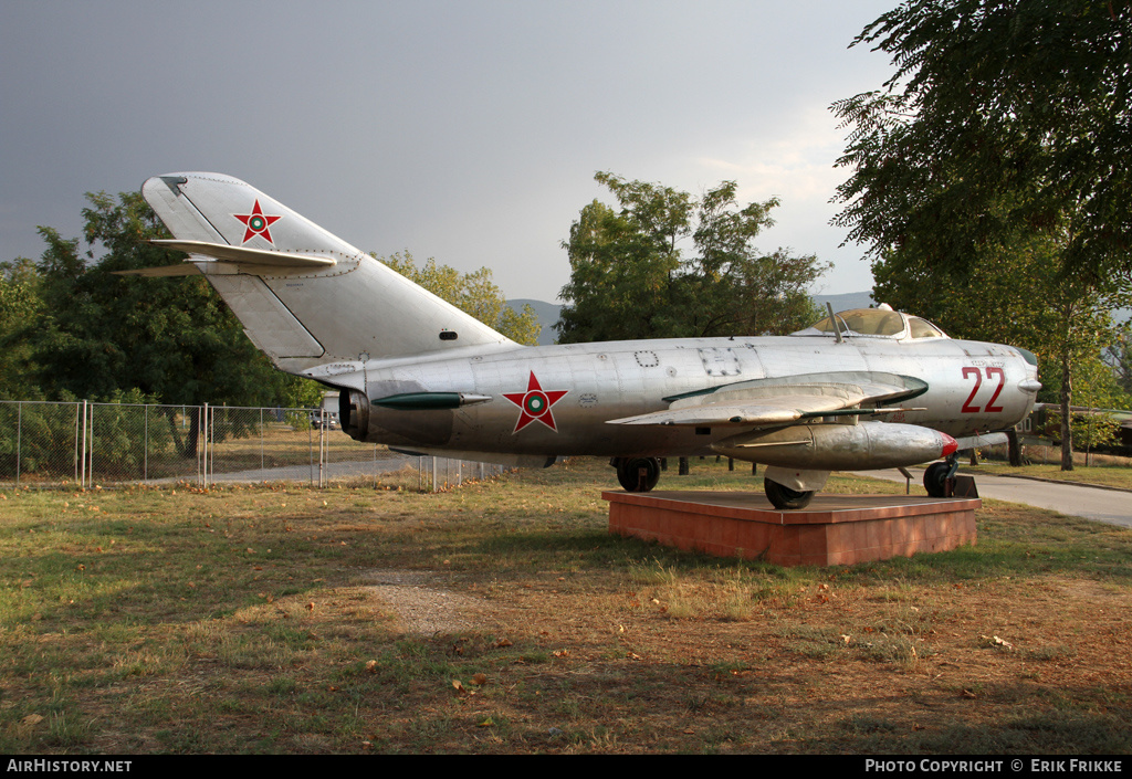 Aircraft Photo of 22 | Mikoyan-Gurevich MiG-17PF | Bulgaria - Air Force | AirHistory.net #402706