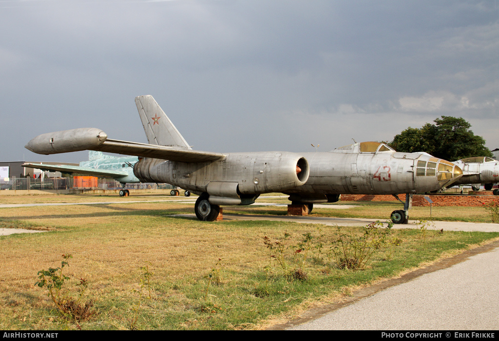 Aircraft Photo of 43 | Ilyushin Il-28R | Bulgaria - Air Force | AirHistory.net #402802