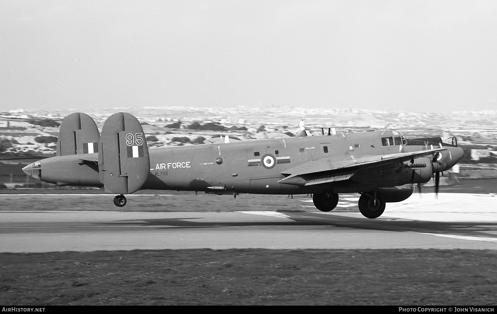 Aircraft Photo of WL795 | Avro 696 Shackleton AEW2 | UK - Air Force | AirHistory.net #402865