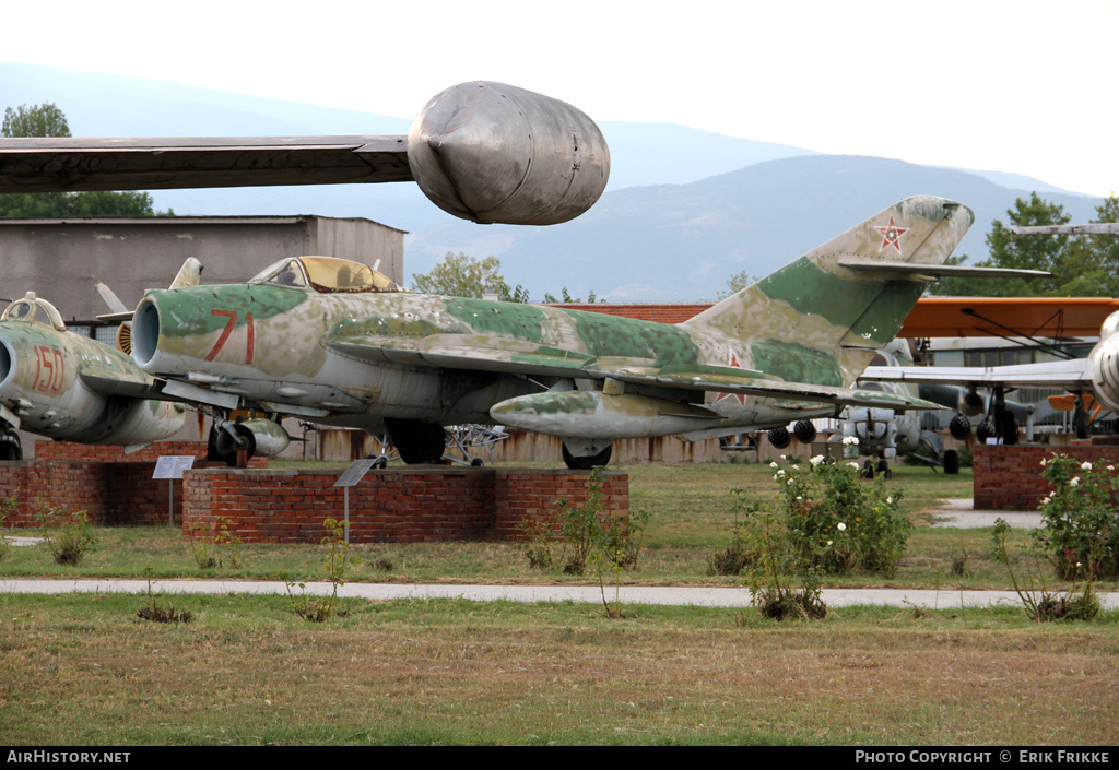 Aircraft Photo of 71 | Mikoyan-Gurevich MiG-17F | Bulgaria - Air Force | AirHistory.net #402899
