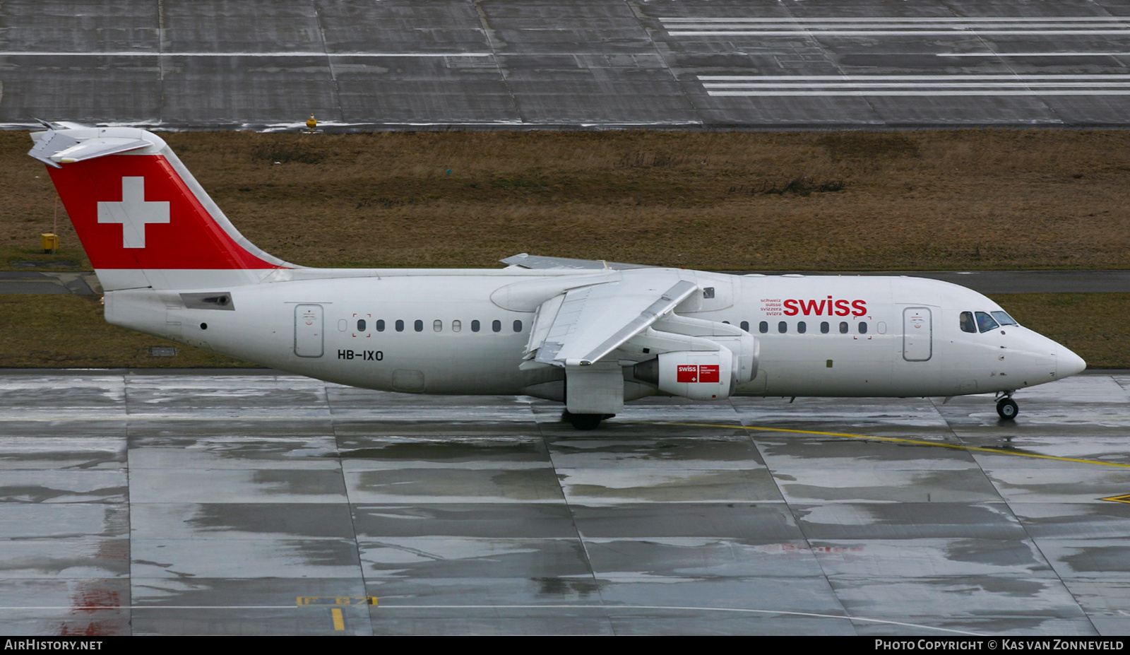 Aircraft Photo of HB-IXO | British Aerospace Avro 146-RJ100 | Swiss International Air Lines | AirHistory.net #402915