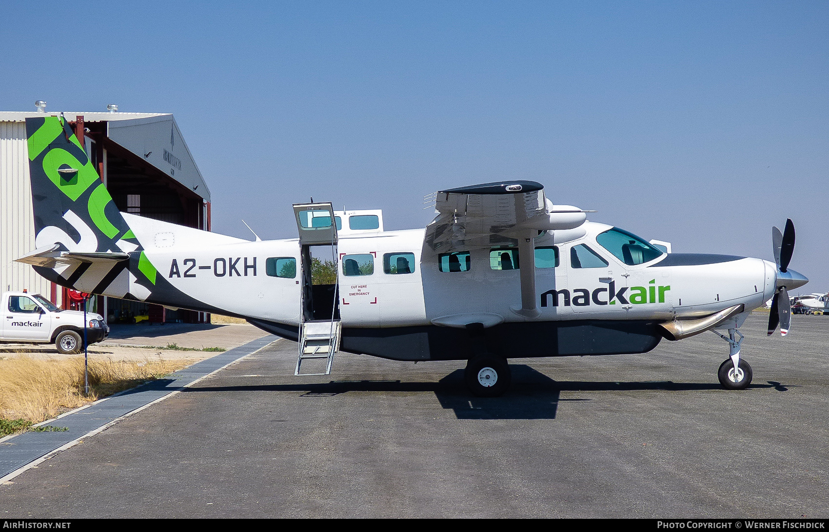 Aircraft Photo of A2-OKH | Cessna 208B Grand Caravan EX | Mack Air | AirHistory.net #402942