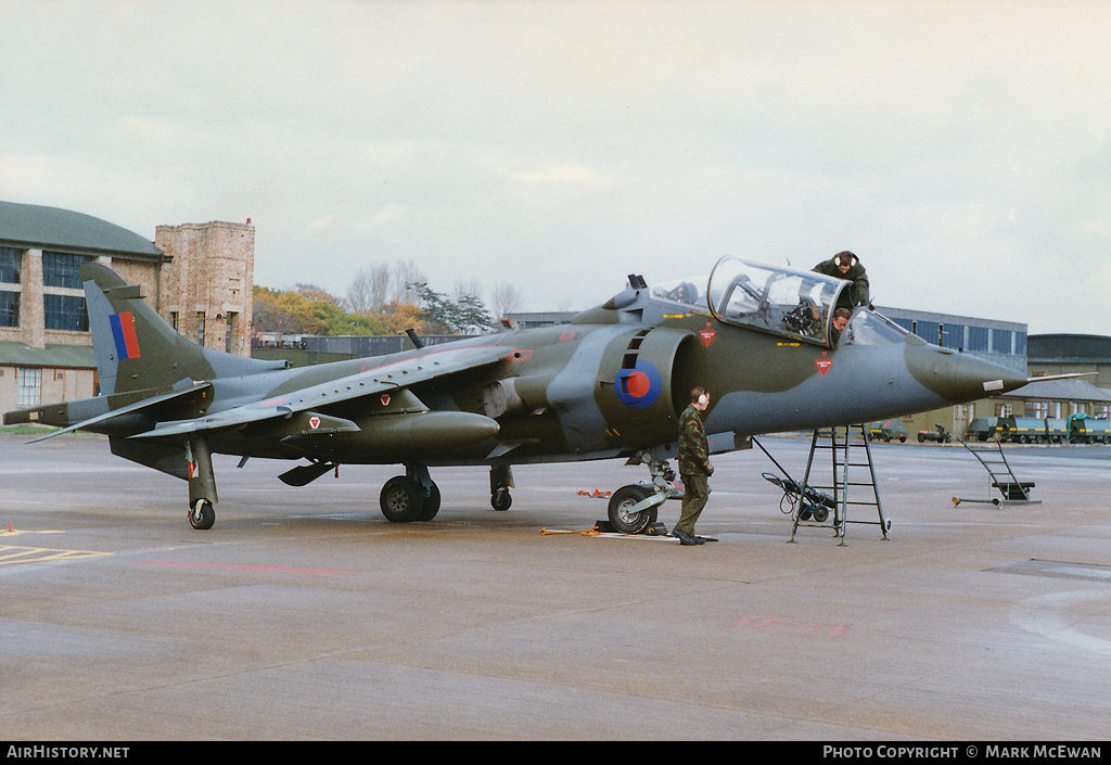 Aircraft Photo of XZ147 | Hawker Siddeley Harrier T4A | UK - Air Force | AirHistory.net #403056