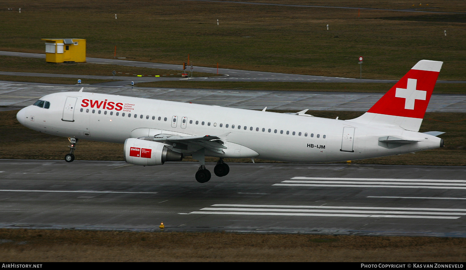 Aircraft Photo of HB-IJM | Airbus A320-214 | Swiss International Air Lines | AirHistory.net #403159