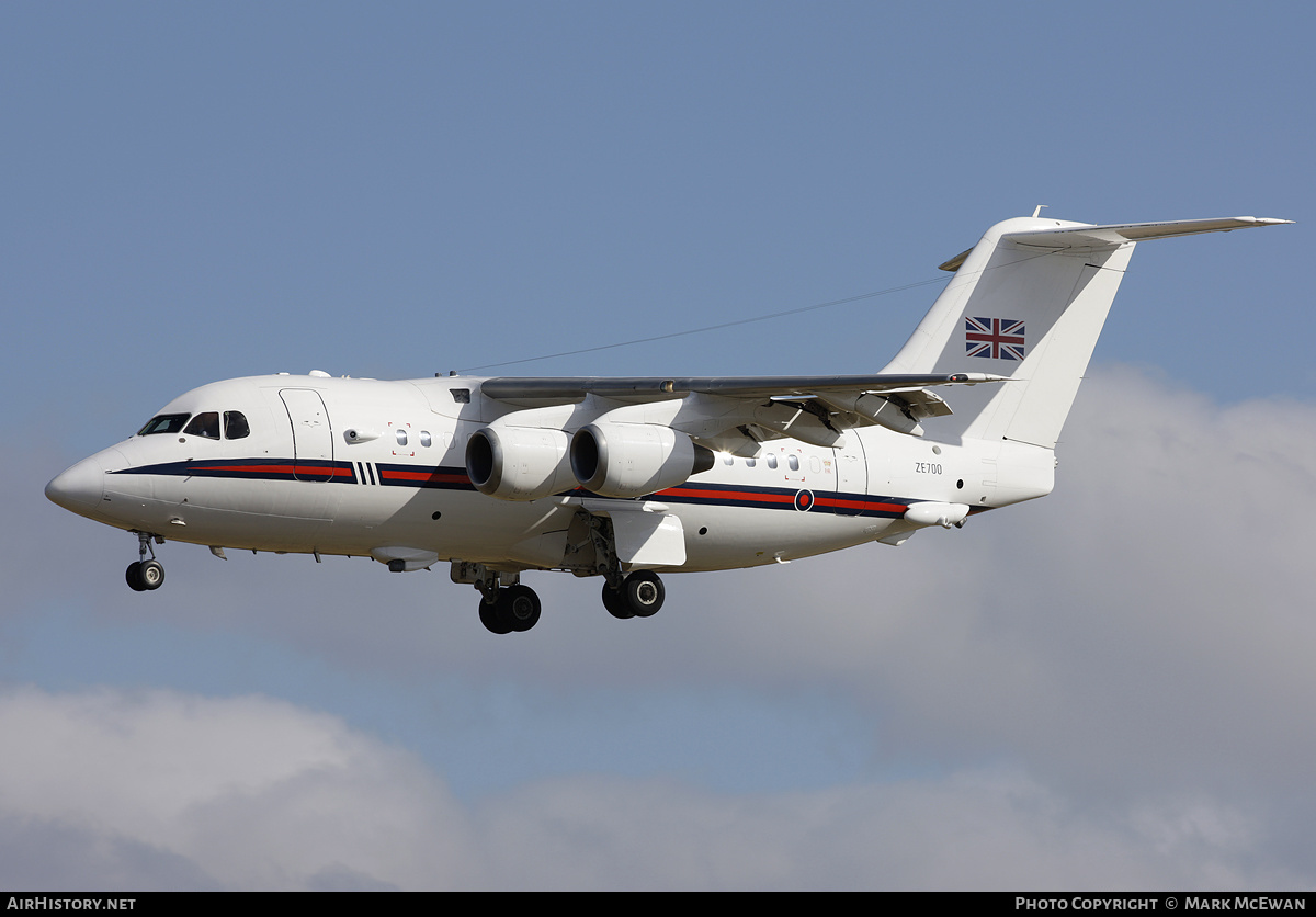 Aircraft Photo of ZE700 | British Aerospace BAe-146 CC.2 | UK - Air Force | AirHistory.net #403217