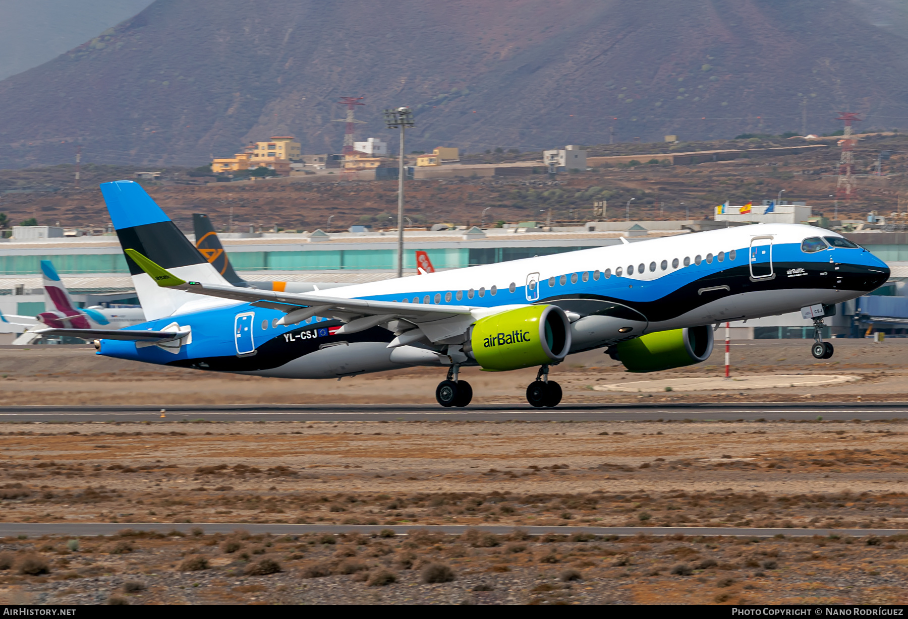 Aircraft Photo of YL-CSJ | Airbus A220-371 (BD-500-1A11) | AirBaltic | AirHistory.net #403284