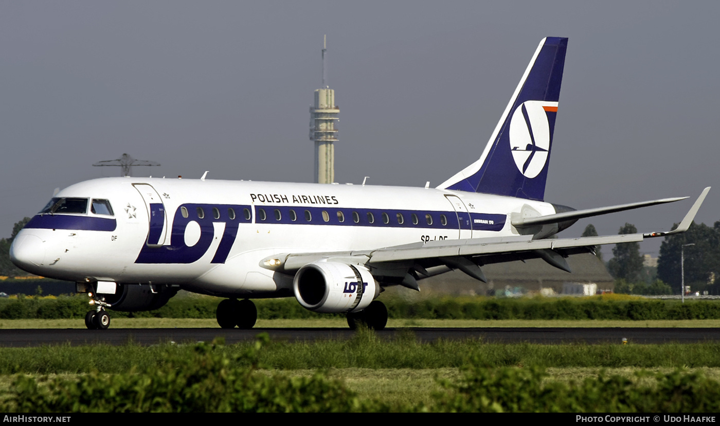 Aircraft Photo of SP-LDF | Embraer 170LR (ERJ-170-100LR) | LOT Polish Airlines - Polskie Linie Lotnicze | AirHistory.net #403322